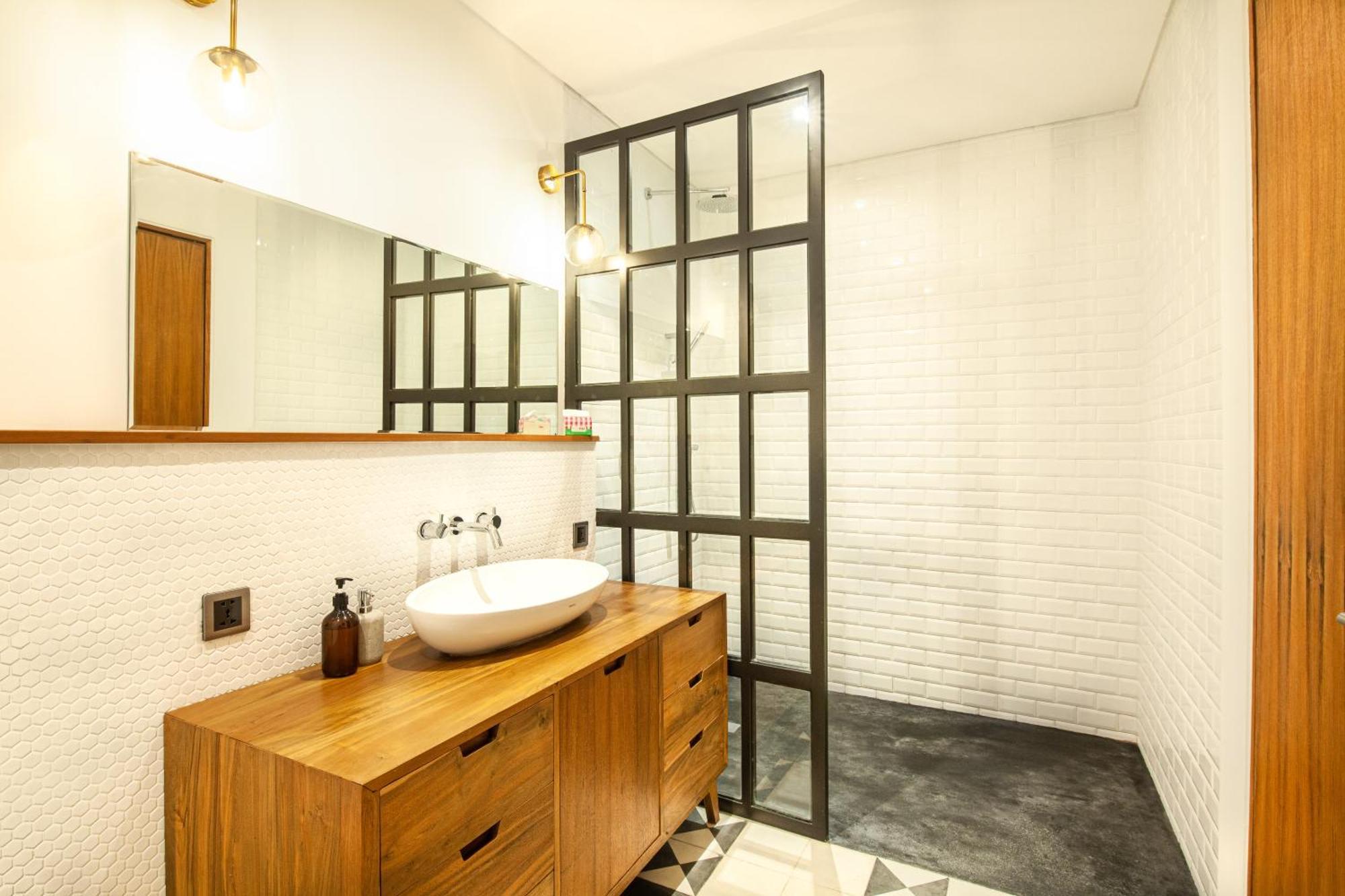 Brand New 5 Bedroom Villa Enclosed Living Room Canggu Экстерьер фото
