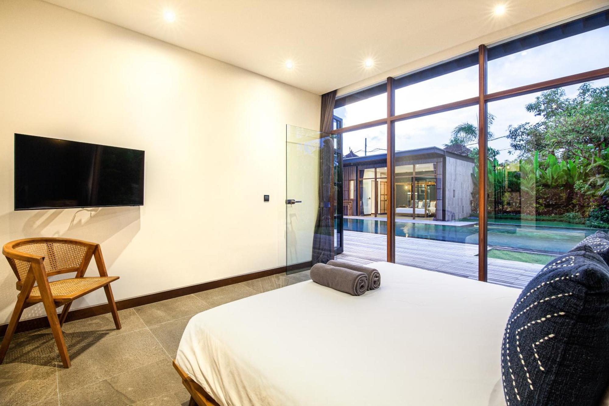 Brand New 5 Bedroom Villa Enclosed Living Room Canggu Чангу Экстерьер фото