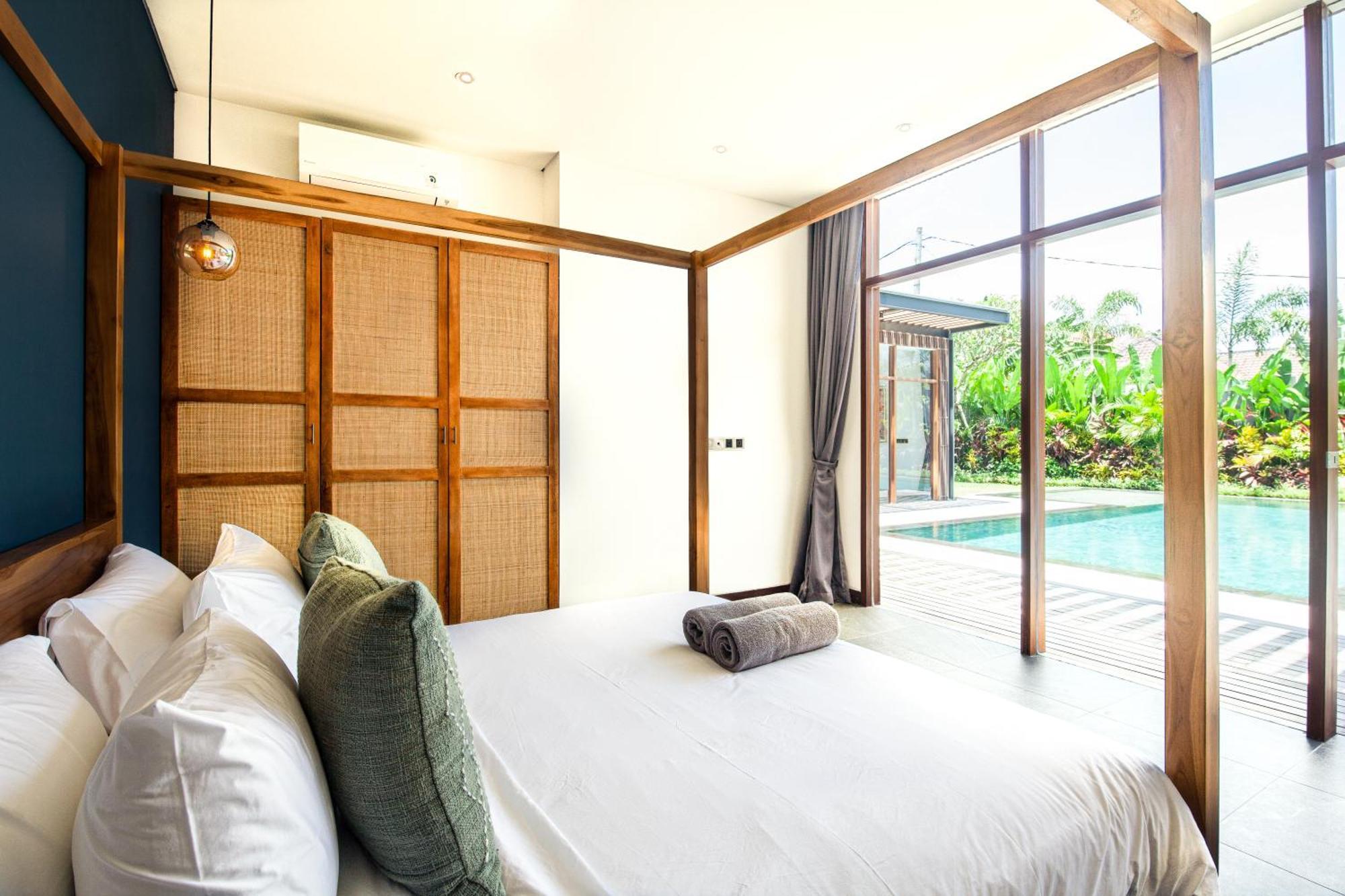 Brand New 5 Bedroom Villa Enclosed Living Room Canggu Чангу Экстерьер фото
